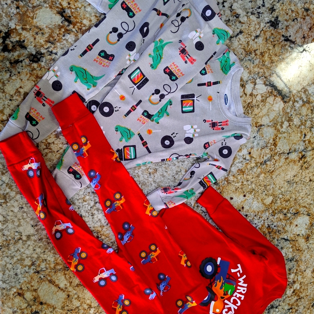 3T boys Old Navy Pjs